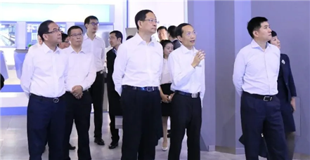 银企携手，共谋发展 I 工行总行副行长王景武一行莅临凯发k8国际调研考察 