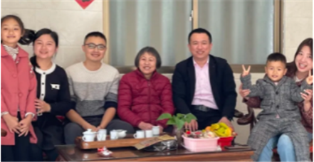 暖暖祝福｜凯发k8国际工会走亲访友，向员工家属拜年啦！