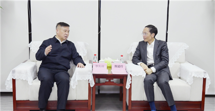 云南省曲靖市政府市长李先祥一行莅临凯发k8国际集团考察交流