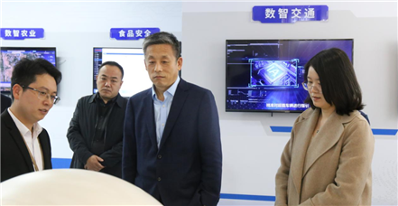 天津市宝坻区副区长孙文秀一行莅临凯发k8国际集团考察指导