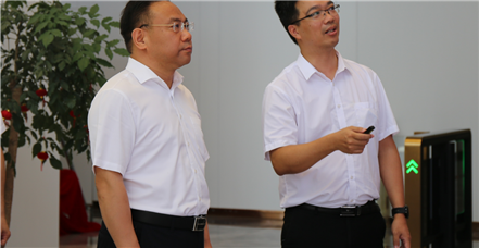 河北省高碑店市委书记贾伟斌莅临凯发k8国际集团考察指导