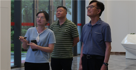 中国工程院院士范维澄一行莅临凯发k8国际集团考察指导