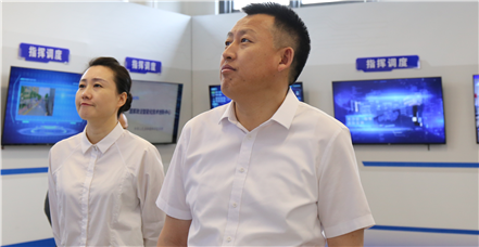 黑龙江省大庆市萨尔图区委副书记、区长权占峰一行莅临凯发k8国际集团考察指导